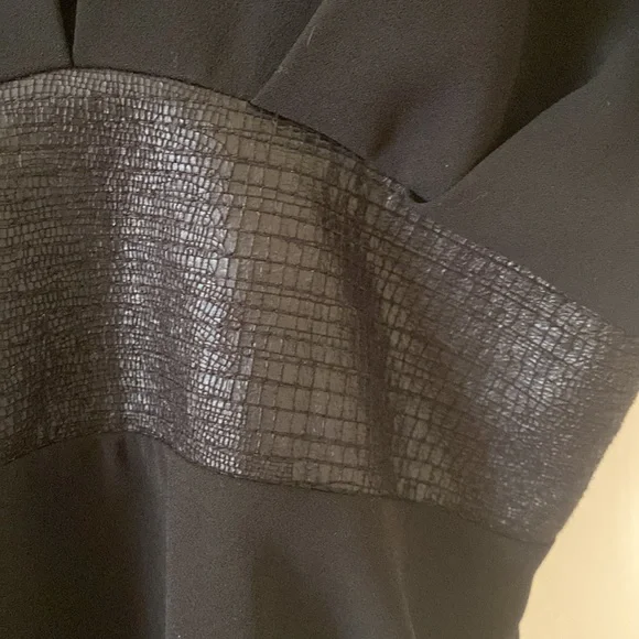 VERY J black top with back straps and waist detail - Picture 2 of 4